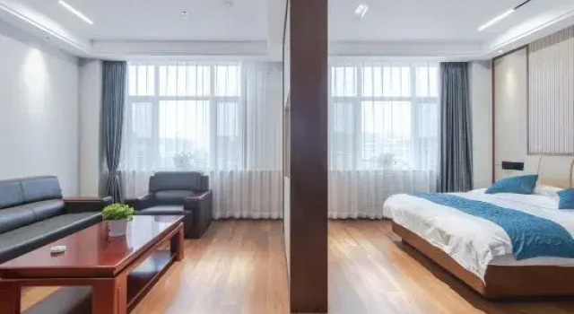 Люкс Business GreenTree Hotel (Yinchuan International Trade City)