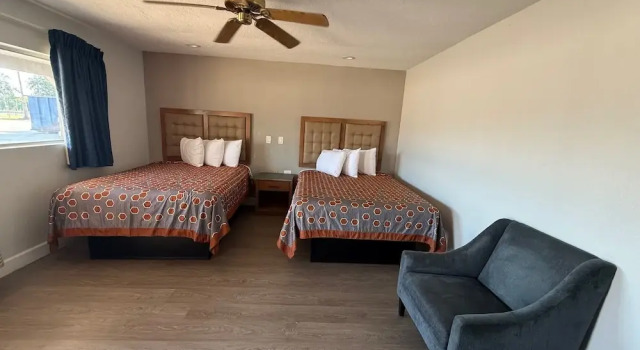 Номер Comfort Western Inn