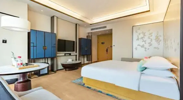 Семейный люкс Deluxe с 2 комнатами с видом на озеро Shuguangwei Hotel (Hefei Swan Lake)