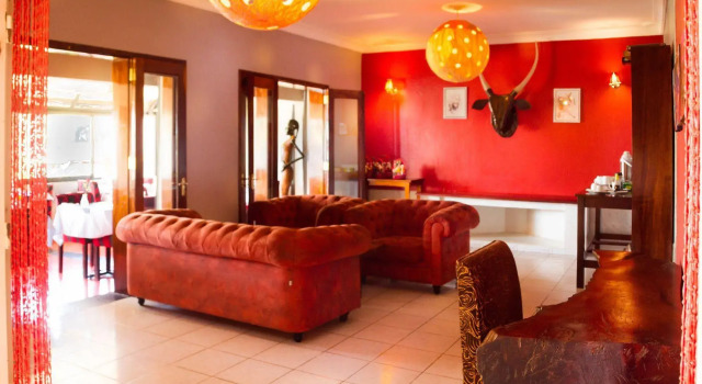 2 Friends Beach Hotel