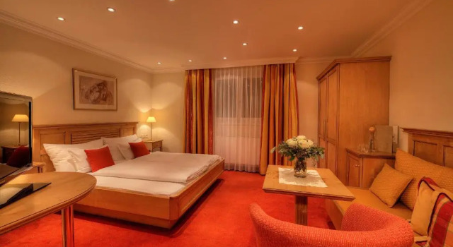 Трёхместный номер Standard с балконом Hotel Palin