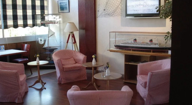 Hôtel Les Gens De Mer Le Havre by Popinns, Book Hotel Perret 