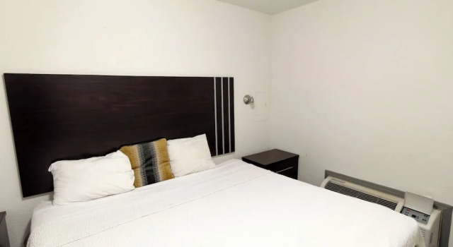 Двухместный люкс Sunset Lodge Elgin near US 290 by Hotel O