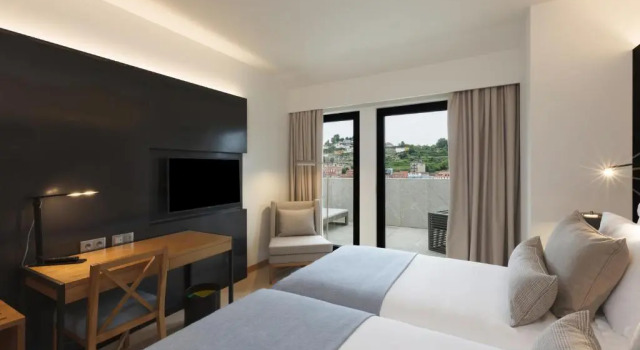 Двухместный номер Premium NEYA Porto Hotel