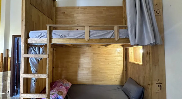 Кровать в общем номере SPOT ON 1229 Happy Dream Homestay