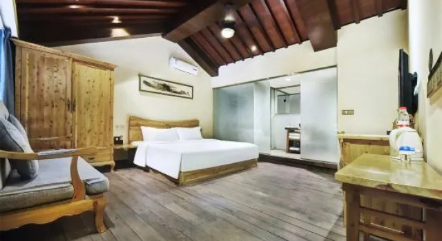 Люкс с видом на озеро Bayu Inn