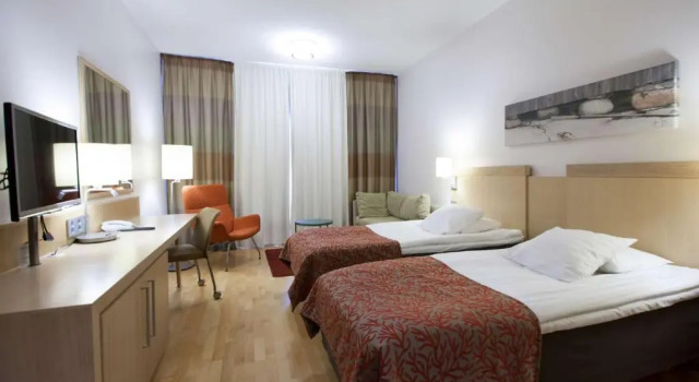 Standart üç kişilik oda Scandic Oulu