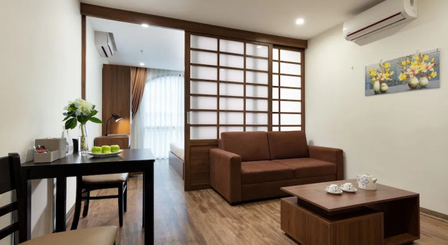 Апартаменты с видом на город La Batisse Inn Hotel Hanoi