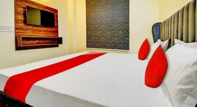 Hotel White Hut, Забронировать Отель Бахадургарх штат Харьяна