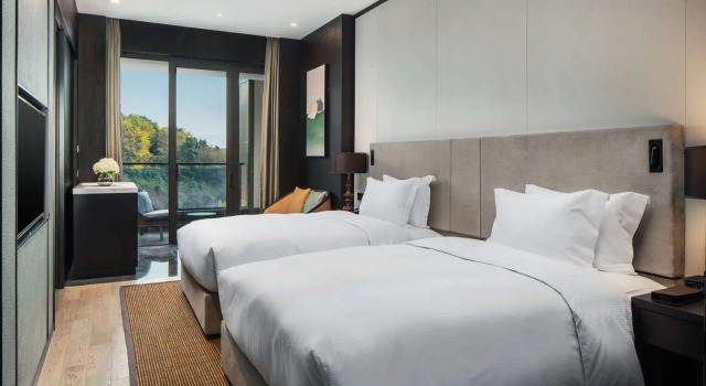 Двухместный номер Standard с видом на озеро Hilton Ningbo Dongqian Lake