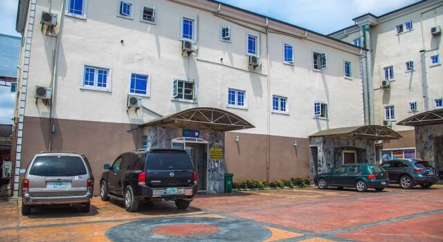 Igoni Grand View Hotel, Prenota Hotel Hotel a Port Harcourt con piscina, Piscina