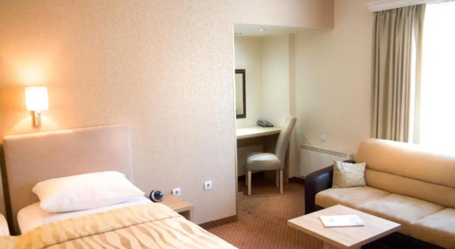 Трёхместный номер Standard Philia Hotel