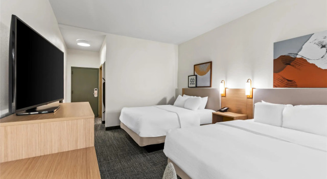 Четырёхместный номер Standard Spark by Hilton Bardstown