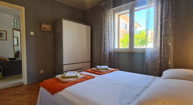 Apartment Bosiljak, Prenota Appartamento Jelsa 