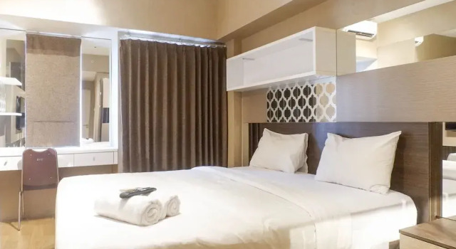 Stylish Studio Apartment Connected To Pakuwon Mall At Orchard Supermall Mansion, Book Lejlighed Hoteller i Sambikerep med pool, Swimmingpool