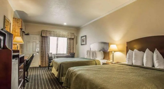 Четырёхместный номер Standard Quality Inn Temecula Valley Wine Country