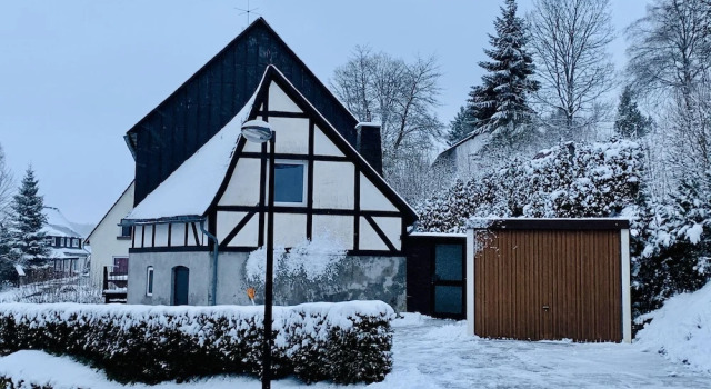 Large Holiday Home near Winterberg with Garden, Terrace, & Garage, Забронировать Дом для отпуска  