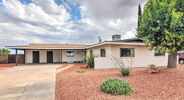 Lake Powell Views: Mid-century Home in Page, Varaa Lomakoti Page 