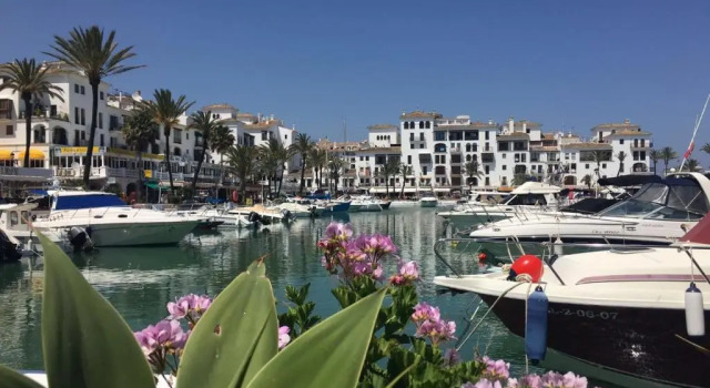 Апартаменты 2233-Lovely 2 bedrooms on the beach, pool and port