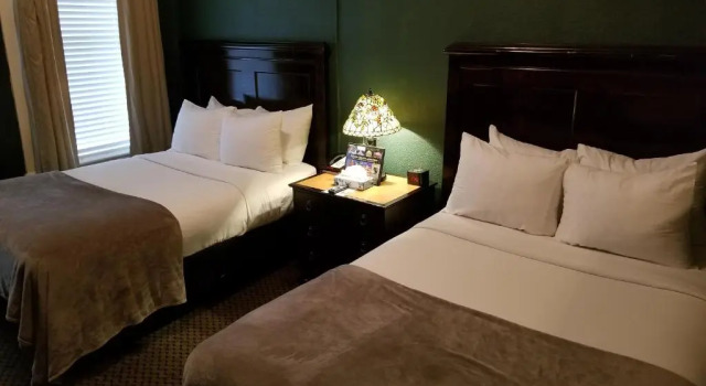 Четырёхместный номер Standard Basin Park Hotel and Spa