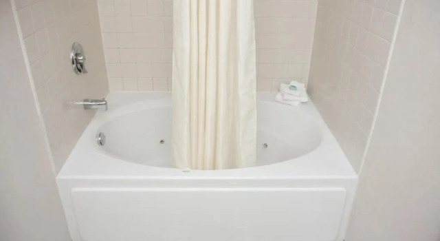Четырёхместный люкс Norland Inn & Suites Roseau