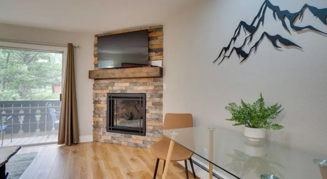 Estes Park Vacation Rental: 1 Mi to National Park, Забронировать Апартаменты/квартира Отели Эстес-Парк с парковкой, Парковка