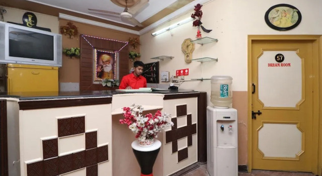 Oyo 28476 Jalandhar Guest House