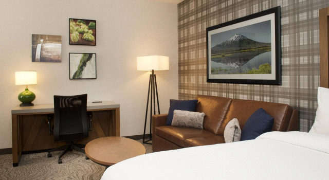 Четырёхместный люкс SpringHill Suites by Marriott Bend