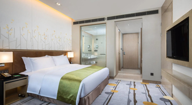 Номер Standard Holiday Inn Shaoguan Downtown by IHG