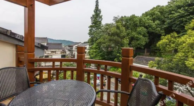 West Lake Green Lotus Hostel