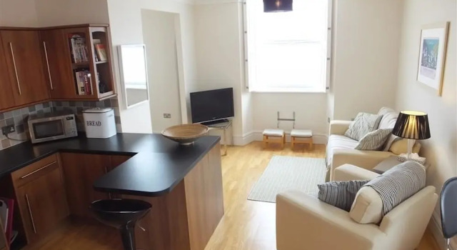 Paragon House 3