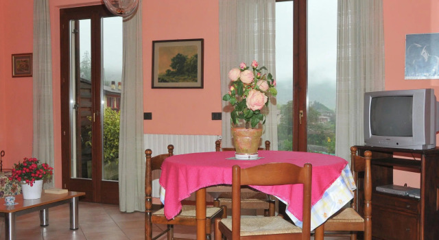Very spacious apartment in Crone, just 500 meters from the Idro, Reserva ahora Apartamento Crone Lombardía