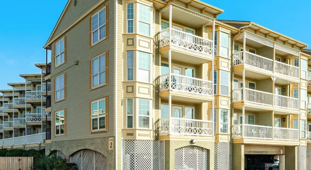 Seaside and Breezy Condo at the Victorian