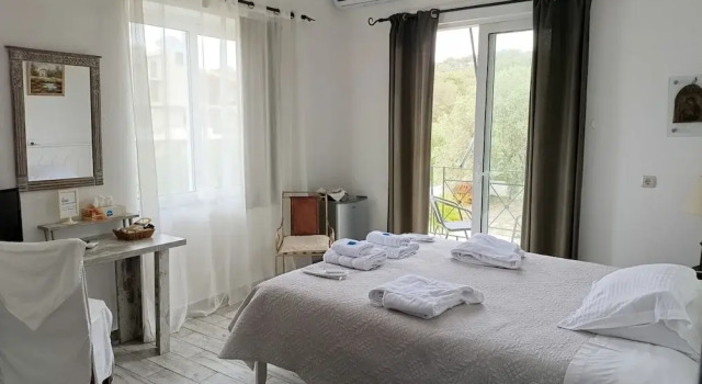 Номер Classic Akrotiri Hotel