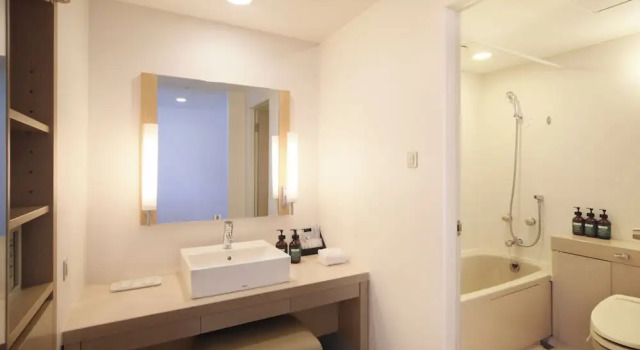 Люкс с 2 комнатами ANA Crowne Plaza Kobe by IHG