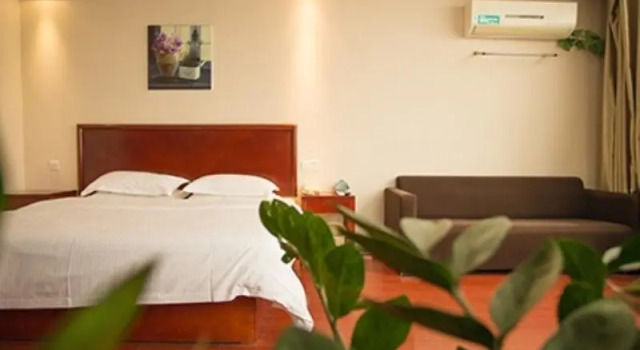 Двухместный номер Standard с красивым видом из окна GreenTree Inn Lian Yun Gang Benniu Square Hotel