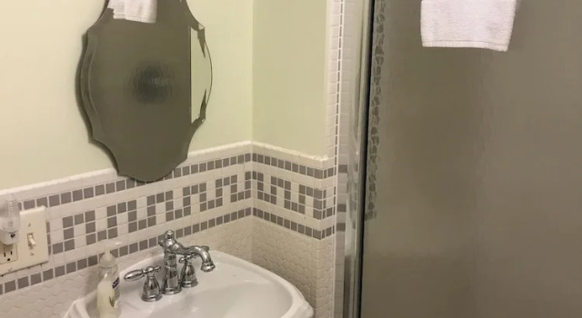 Номер Grand The Nauvoo Grand Bed & Breakfast