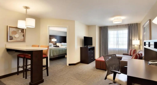 Четырёхместный люкс Staybridge Suites Midland by IHG
