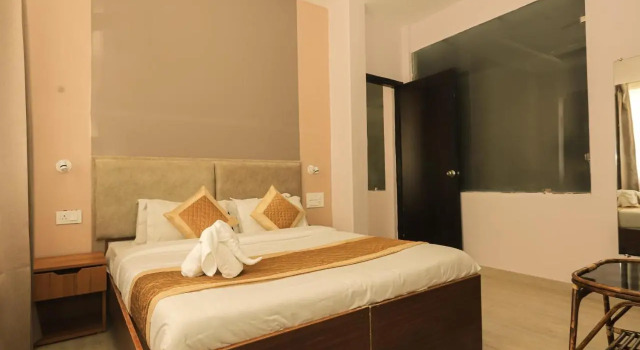 Hotel Buddhas Abode- Best Hotel in McleodGanj Main Market, Забронировать Отель Отели Мак-Леод-Гейндж 3 звезды, 3*