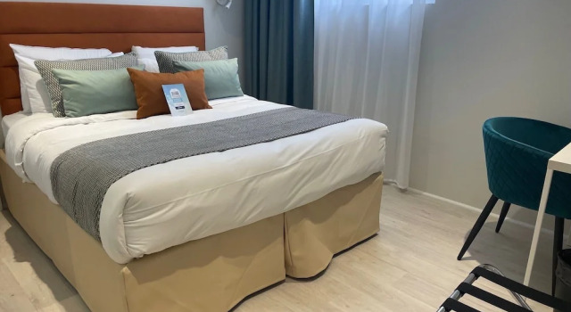 Номер Standard Kyriad Saumur Hyper Centre Hôtel, Appartements, Séminaires et SPA soins Sothys Paris