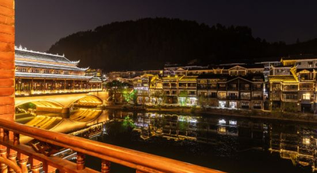 Shiheyuanfang River View Homestay (Fenghuang Tuojiang Yunqiao)