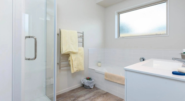 Modern Beach Break - Waihi Beach Holiday Home, Забронировать Отель Отели Вайхи-Бич 4 звезды, 4*