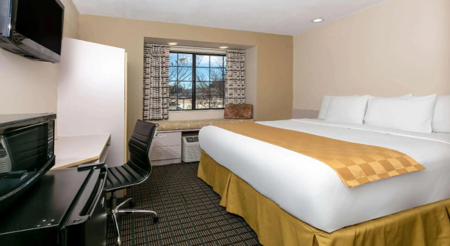 Люкс Travelodge by Wyndham Arlington/Dallas Area