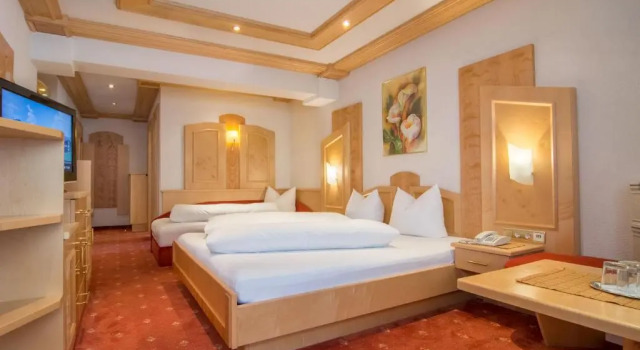 Номер Deluxe Alphotel Garni Salner