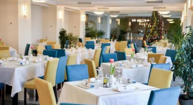 Hotel Afrodita -Valenii De Munte, Забронировать Отель Отели Прахова 4 звезды, 4*