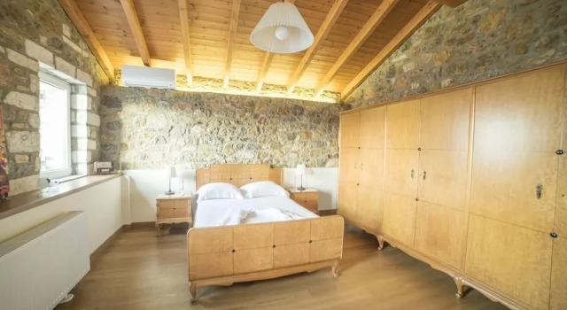 Stunning 2 bedroom house with amazing view