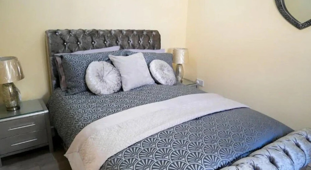Newly Refurbished Modern Apt 10, Rezervați Apartament Bristol Merseyside