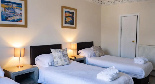 Трёхместный номер Corran House Guest House