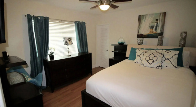 Palm Beach Canal Villas, Rezerwuj Hotel Hotele w Palm Beach County z basenem, Basen
