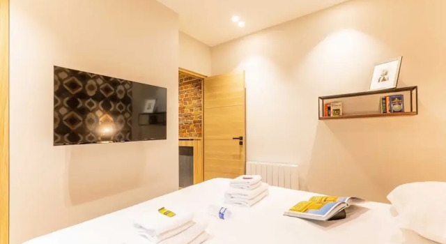 Charming Apartment - 2br/6p - Gare du Nord, Забронировать Апартаменты/квартира Отели Парижа с парковкой, рядом с Монмартр, Парковка